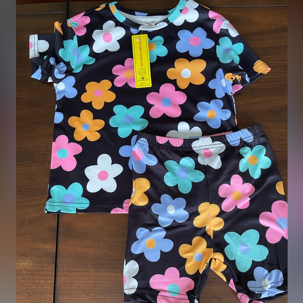 Toddler Girl’s floral two piece set
